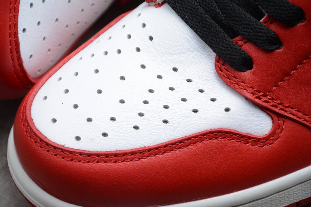 Nike Air Jordan 1 Mid