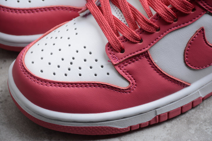 Nike Dunk Low  SB