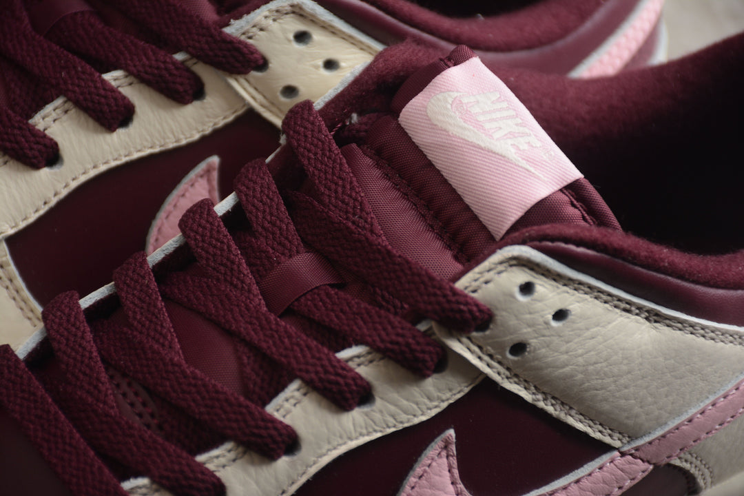 Nike Dunk Low  SB