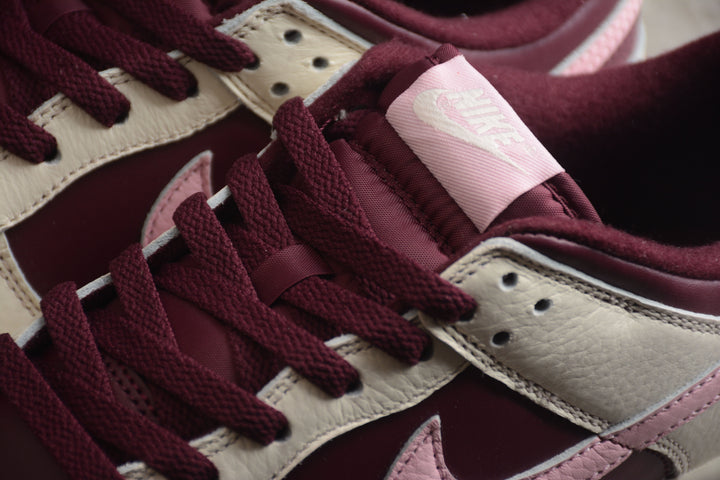 Nike Dunk Low  SB