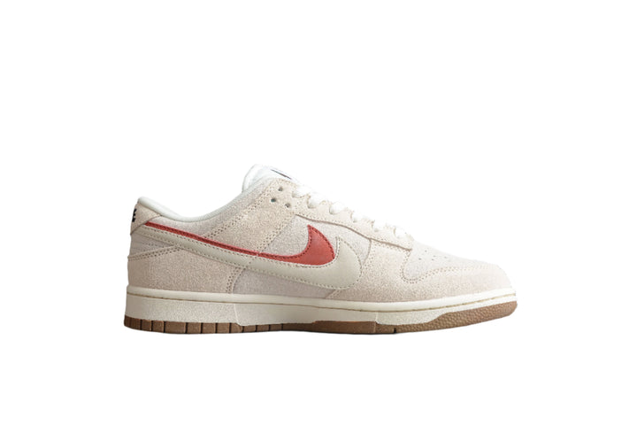 Nike Dunk Low  SB