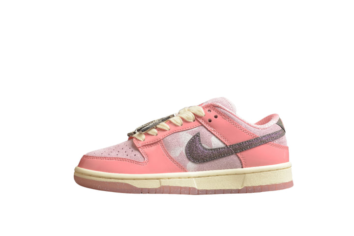 Nike Dunk Low  SB