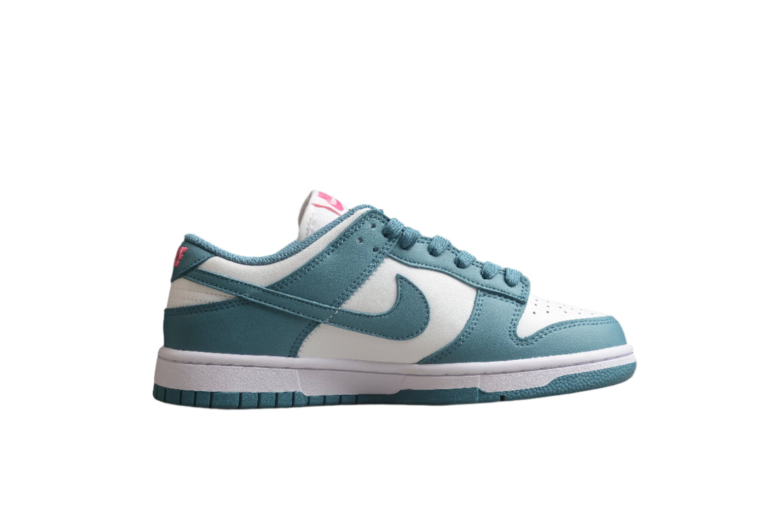 Nike Dunk Low SB 205